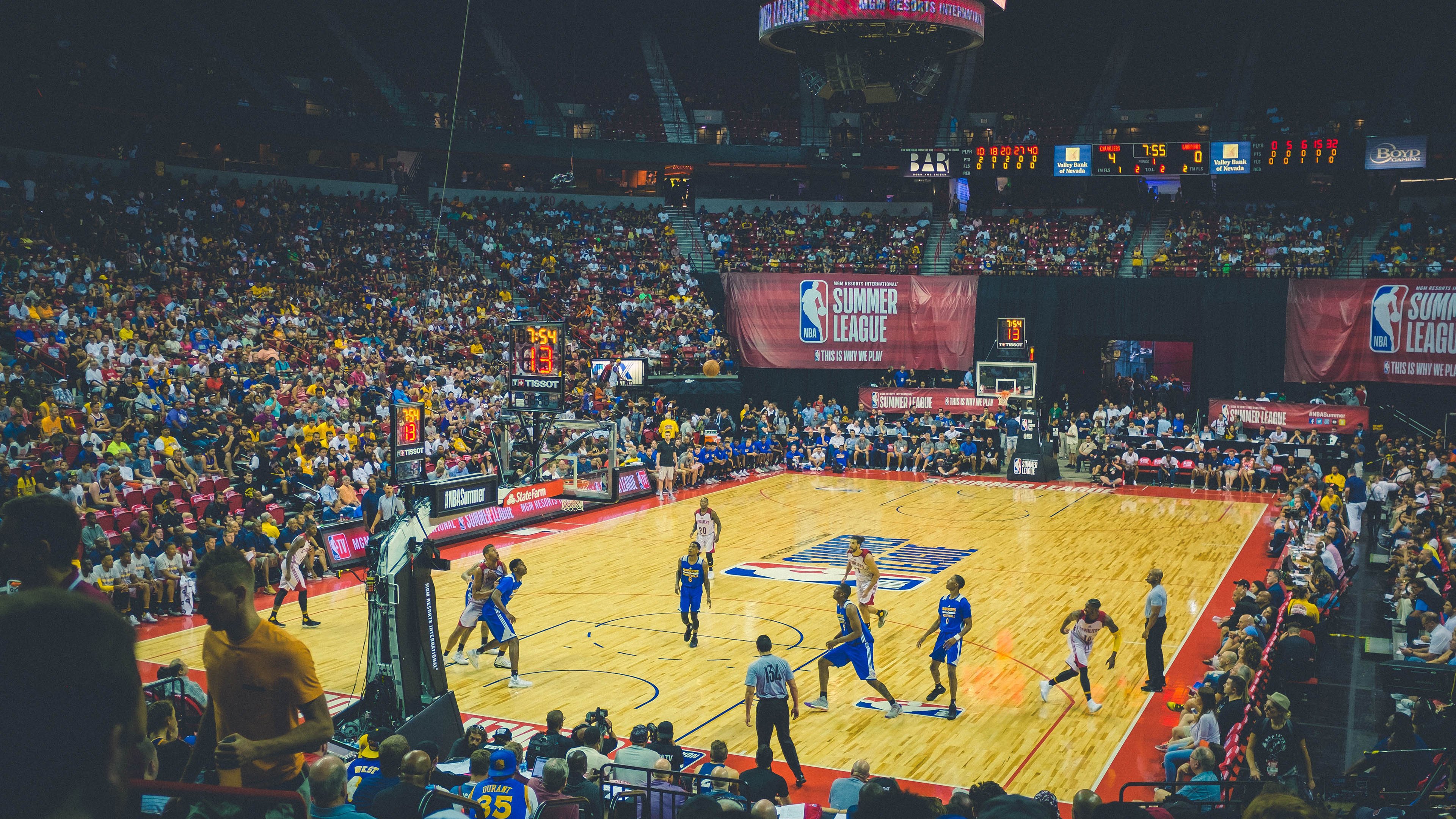 体育人工智能裁判试验场景陆续上线